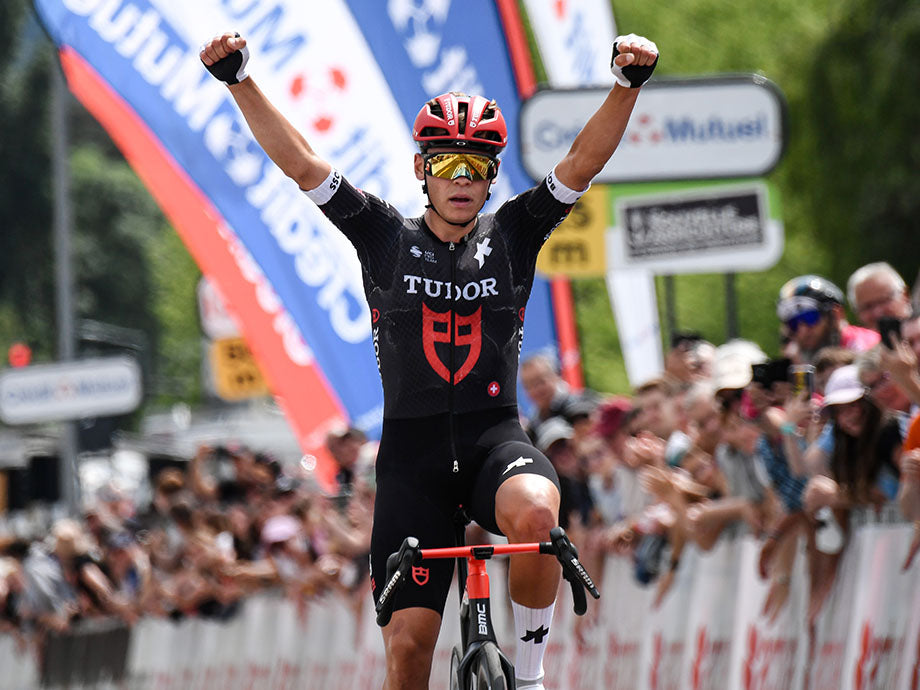 Mayrhofer vince in solitaria a Laval